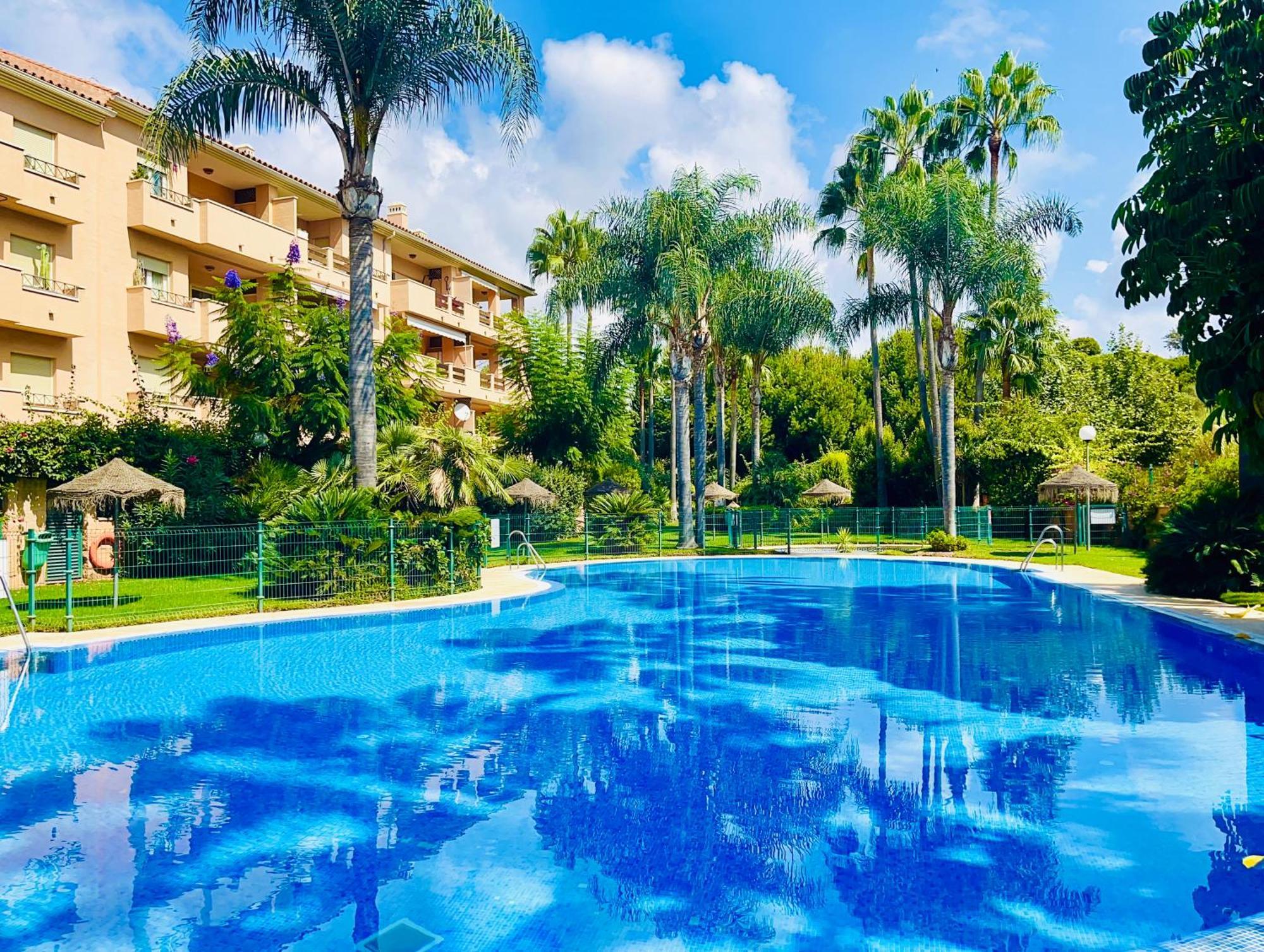 Two Bedrooms In Cabopino Appartement Marbella